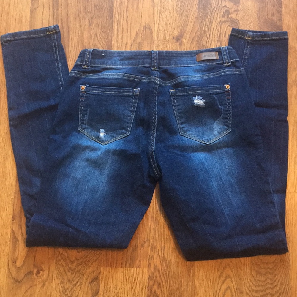 Distressed Jeans Size 9 - Picture 3 of 8